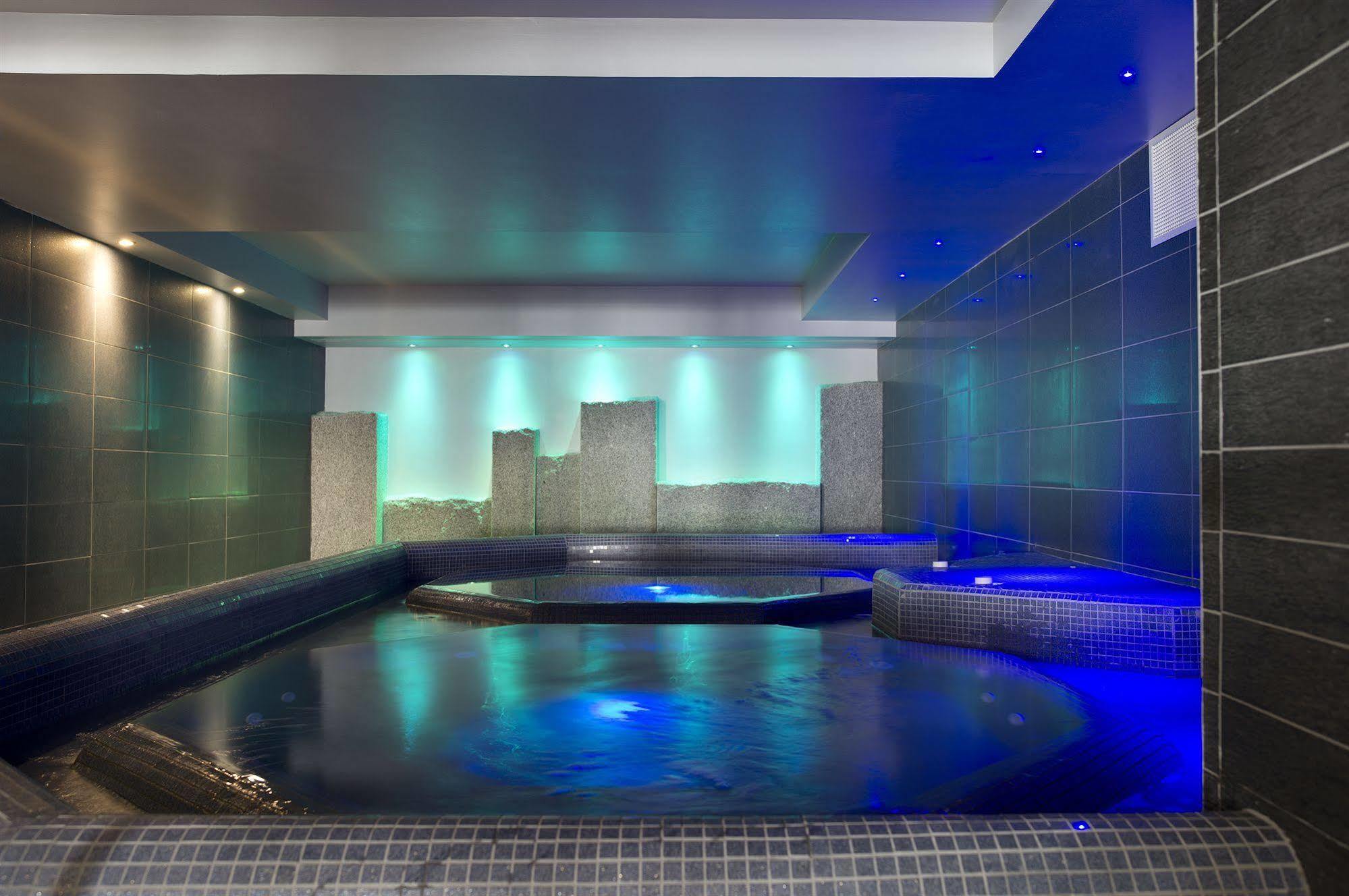 Cgh Residences & Spas Le Cristal De L'Alpe Alpe d'Huez Exteriör bild